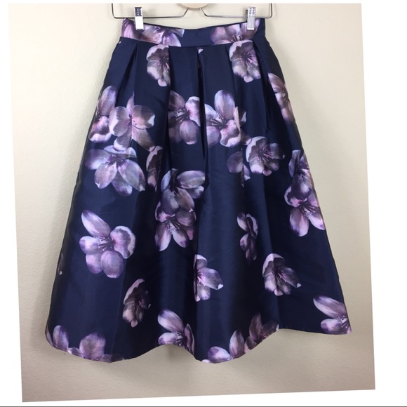 ANGL Floral Skirt Size S - Picture 6 of 7